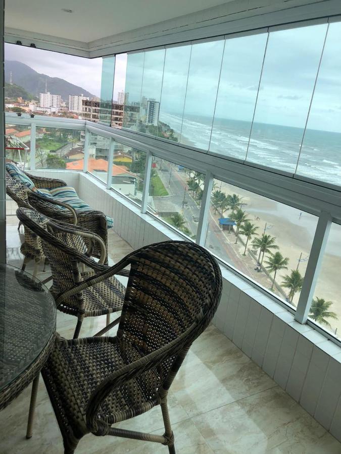 Mongagua Com Vista Para O Mar Pe Na Areia Zewnętrze zdjęcie