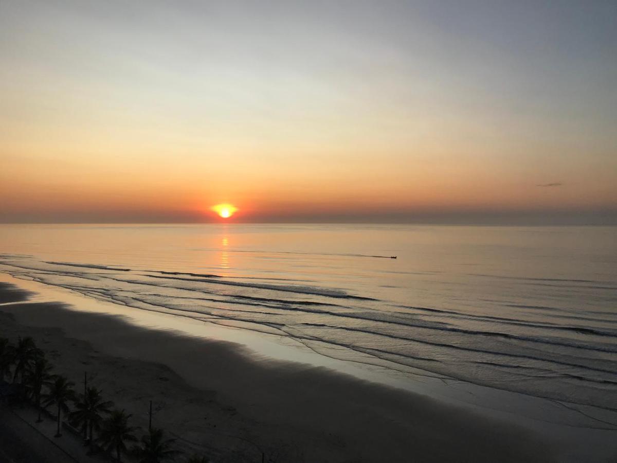 Mongagua Com Vista Para O Mar Pe Na Areia Zewnętrze zdjęcie