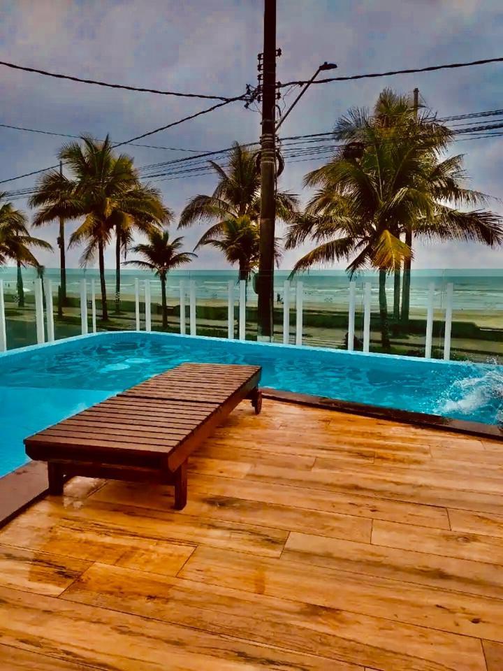 Mongagua Com Vista Para O Mar Pe Na Areia Zewnętrze zdjęcie